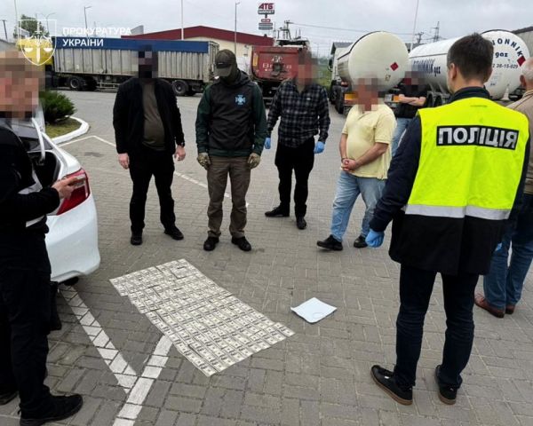 Між Миколаєвом та Києвом: лікарі-близнюки торгували «інвалідністю» за ціною авто