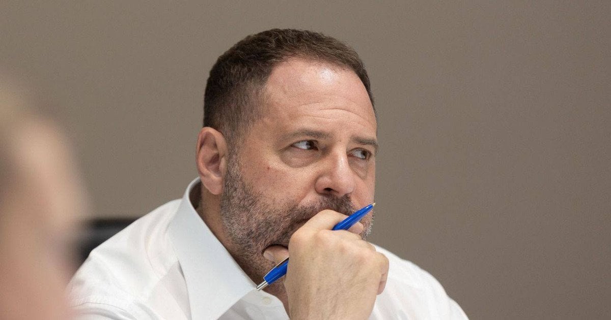 "Мій клієнт не одружений": адвокат Єрмака несподівано пояснив консультації у …