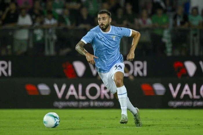 Мілан готує 25 млн євро на захисника Лаціо: кого обійдуть …