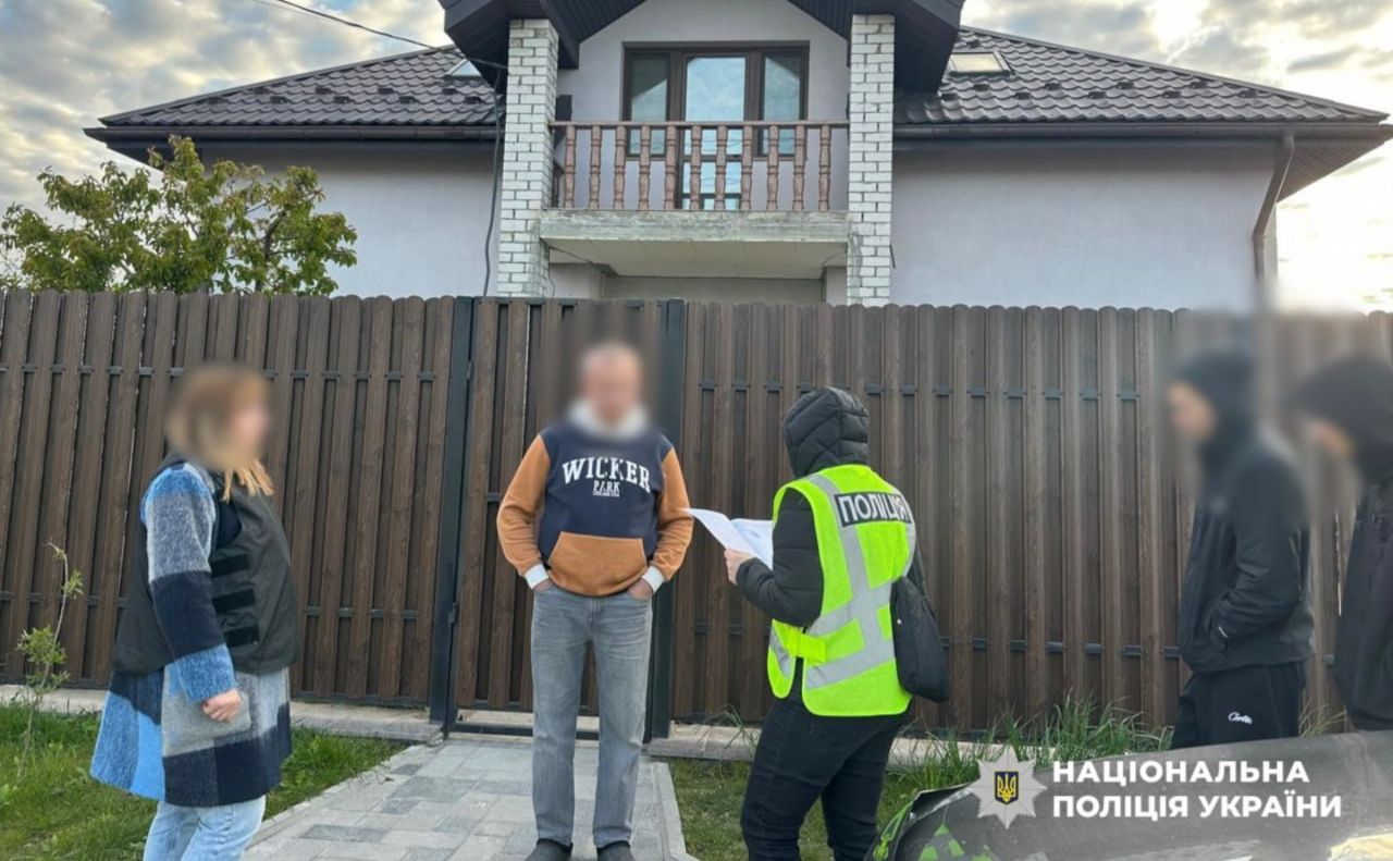 Мільйони у деклараціях та елітні авто: поліція накрила хвилю корупції …