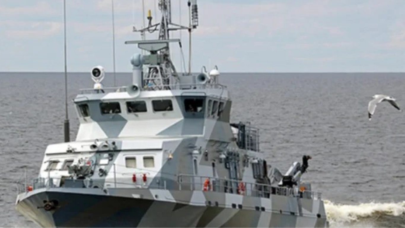 Мінус ще два кораблі РФ: Кримський міст без охорони