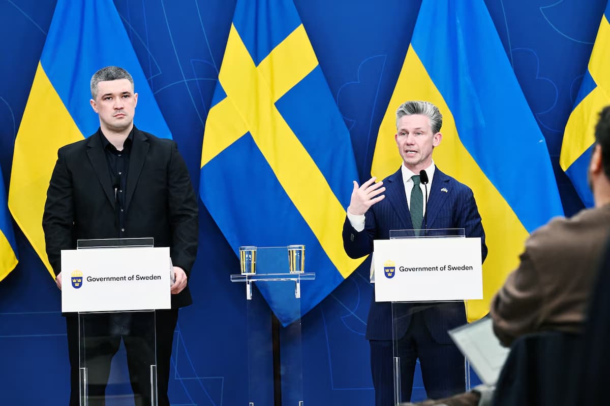 Міністр оборони Швеції заявив про прогрес щодо постачання Україні винищувачів …