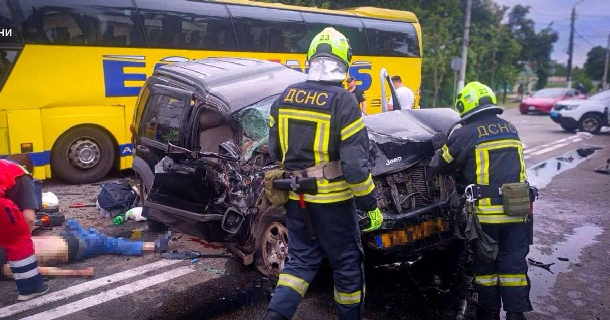 На Київщині сталася смертельна ДТП: водій легкового авто в’їхав в …