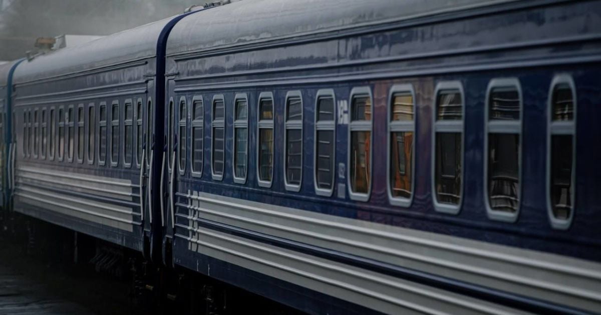 На Львівщині сталася аварія на залізниці: потяг зійшов з рейок, …