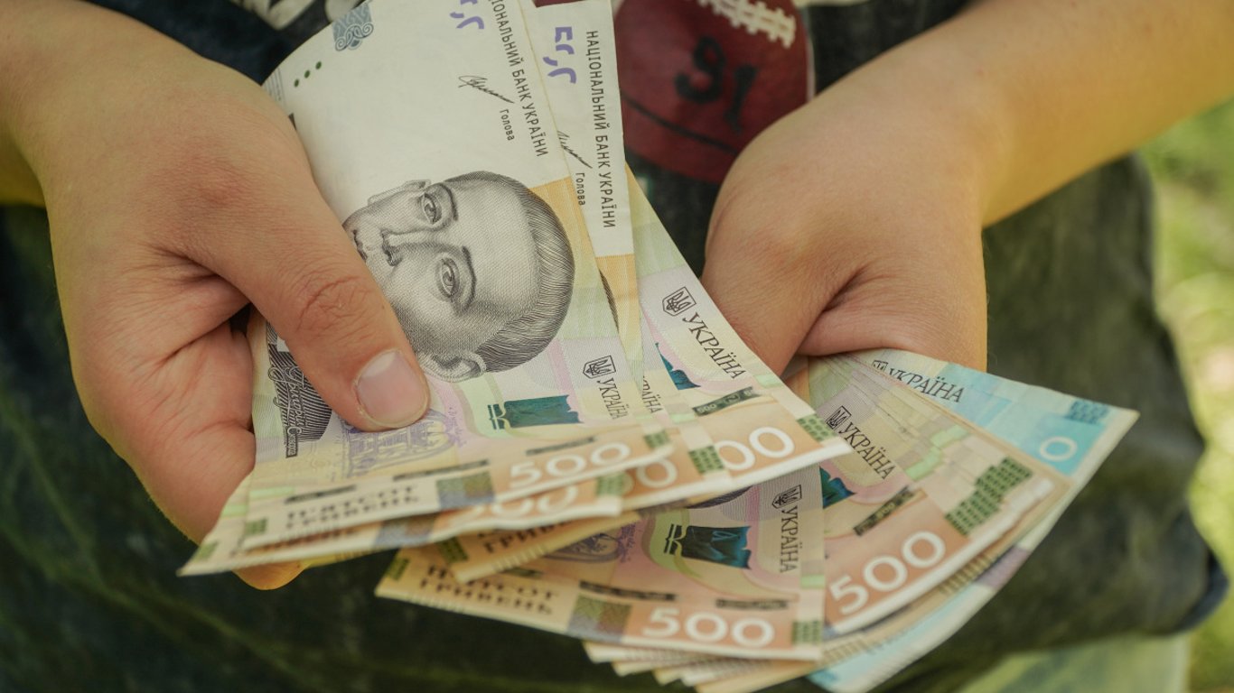 Деякі вчителі можуть отримати додатково 10-15% до зарплати: які умови