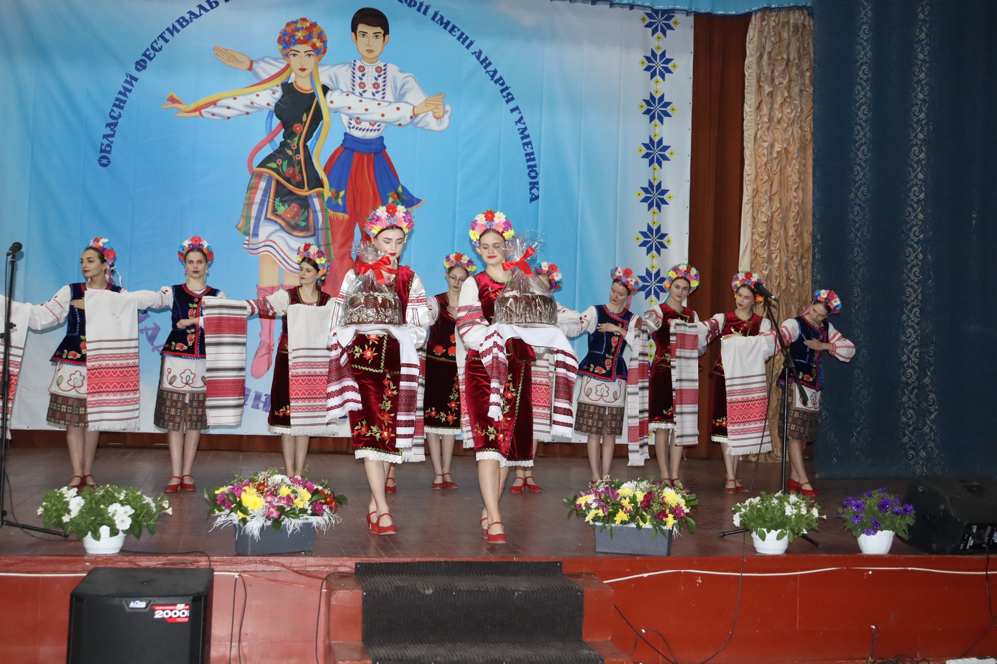 «Надросянські візерунки»: фестиваль у Погребищі об’єднав кращі хореографічні колективи області