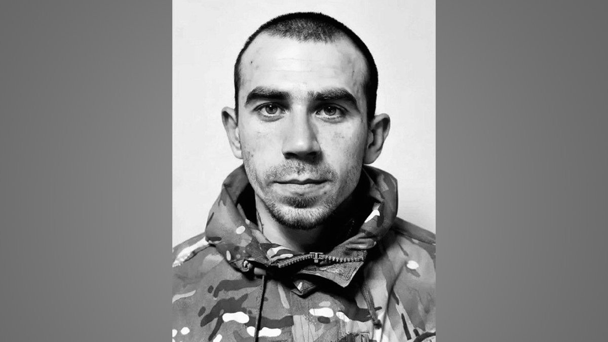 Назавжди 28: у Дніпропетровській області простились із Захисником Віталієм Ширшовим