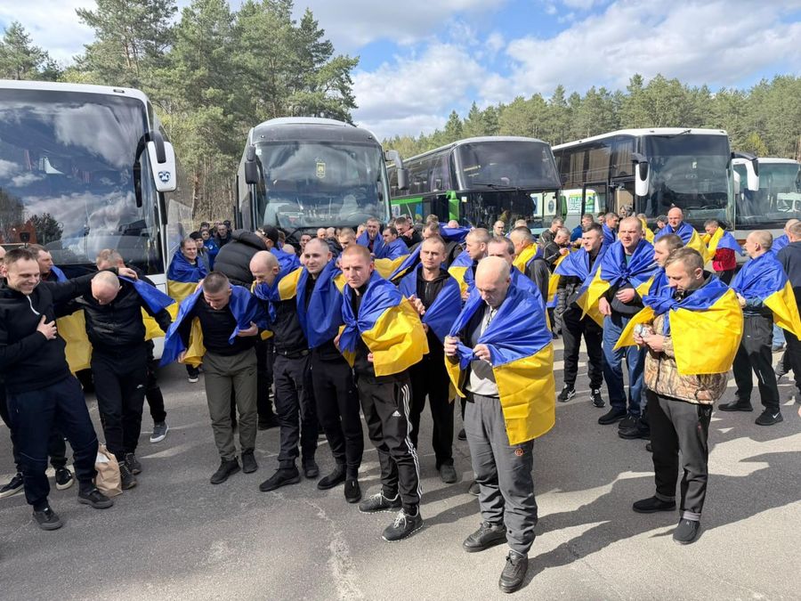 Найближчим часом може бути новий обмін полоненими, – Зеленський