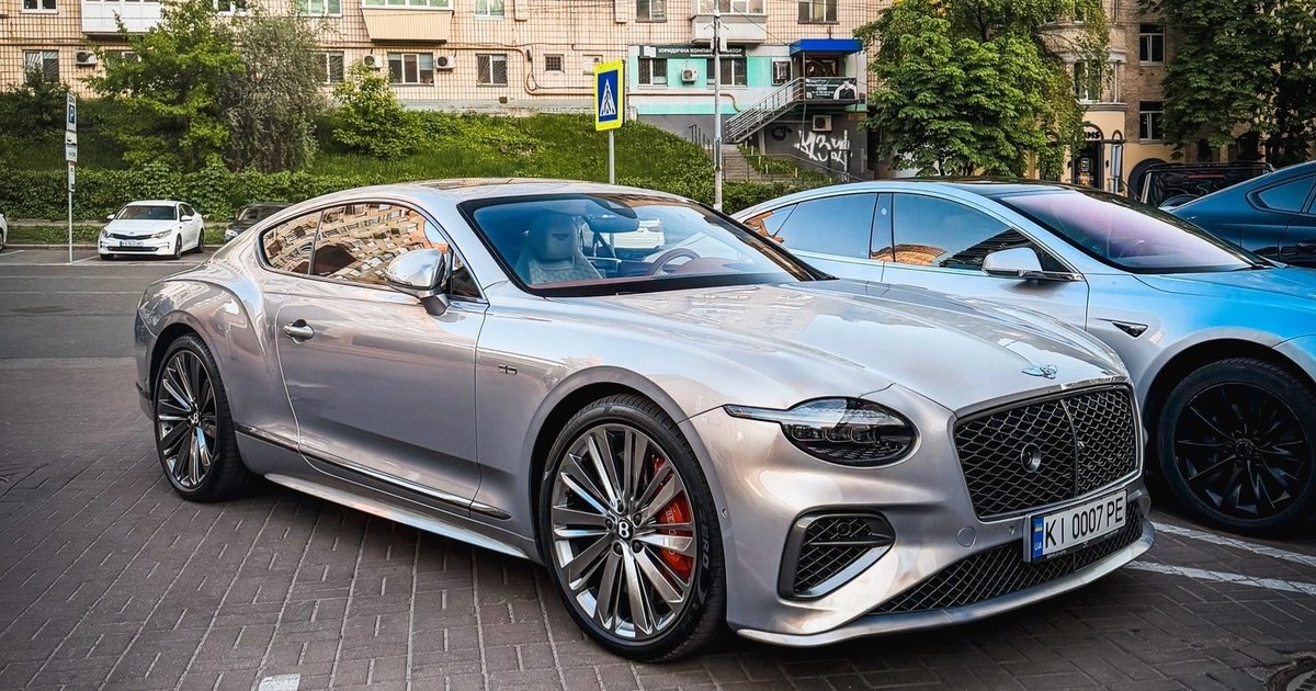 Найпотужніший в історії: у Києві засвітився 780-сильний Bentley за $400 …