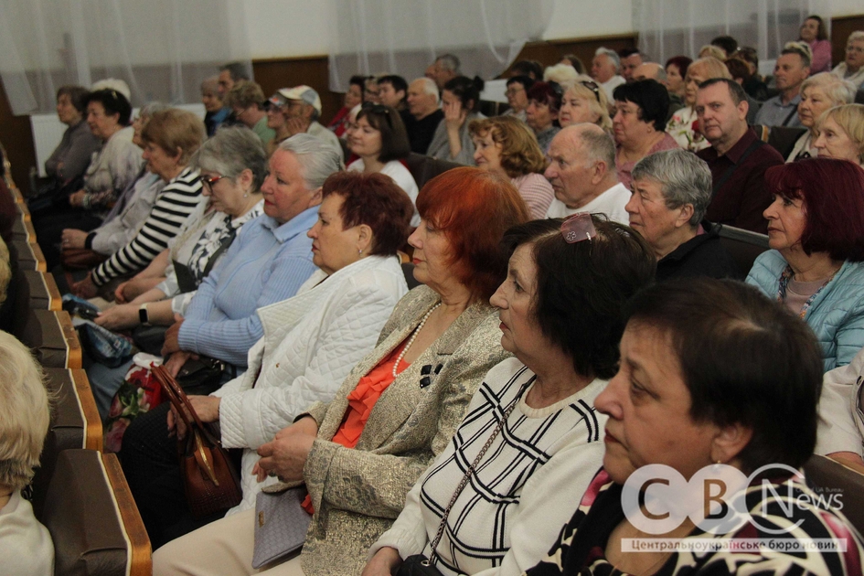 Напередодні Дня матері на Кіровоградщині відзначили керівниць ветеранських організацій (фоторепортаж)