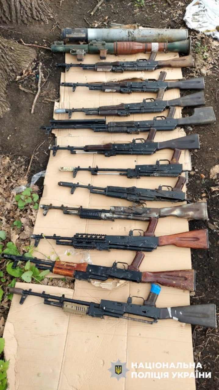 Поліція вилучила понад 1000 одиниць зброї та боєприпасів у різних …