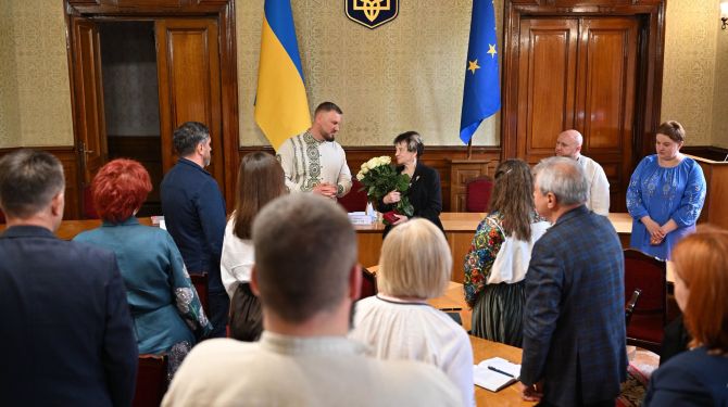 Начальник Чернівецької ОВА провів першу зустріч з керівниками медзакладів Буковини