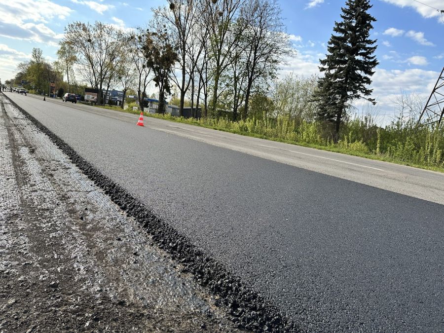 На Івано-Франківщині відновили 176 тисяч квадратних метрів дорожнього покриття: де …