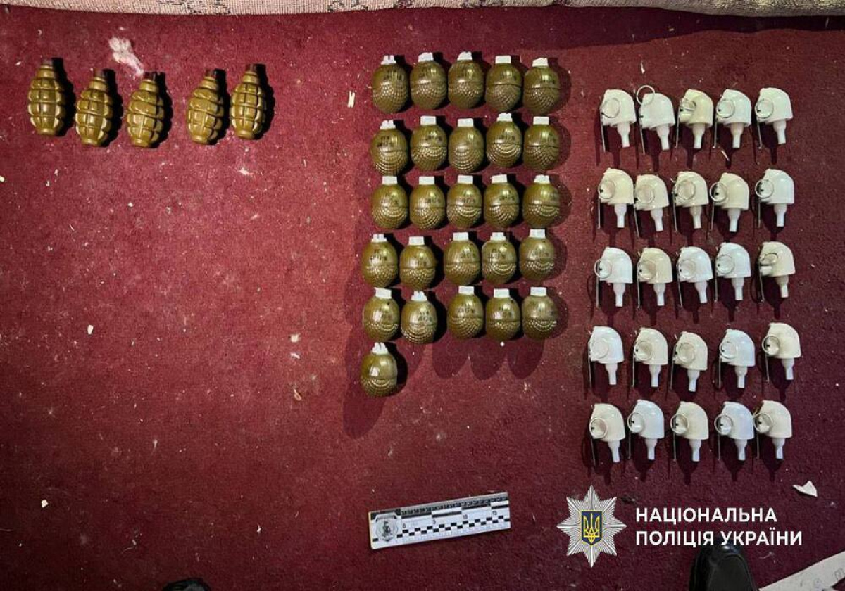 На Броварщині в квартирі знайшли арсенал гранат: чоловіка затримали