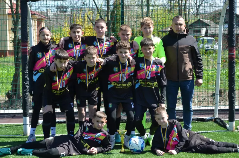 На Буковині відкрили спортмайданчик імені футболіста Юрія Гнатишина