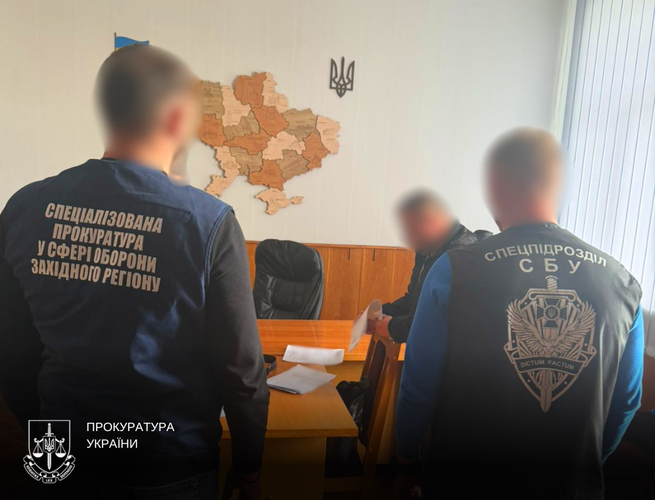 На Буковині працівник ТЦК за $9 тис. обіцяв “допомогти” знятися …