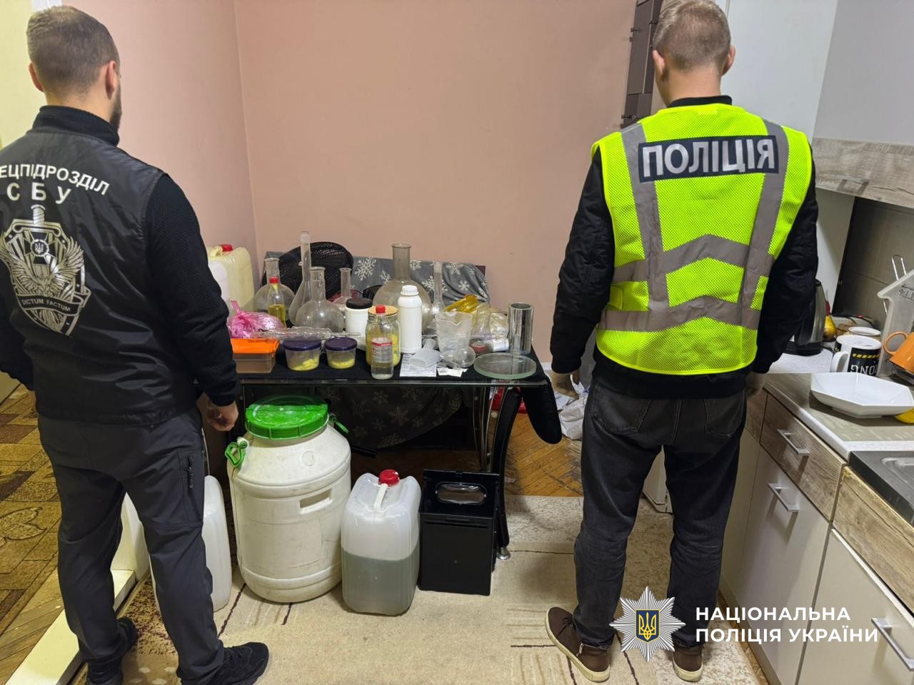На Буковині судитимуть учасників міжрегіональної наркогрупи, яка виготовляла та збувала …