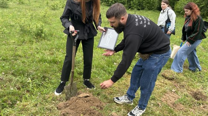 На Вижниччині висадили алею модрин на честь полеглих бійців 107 …