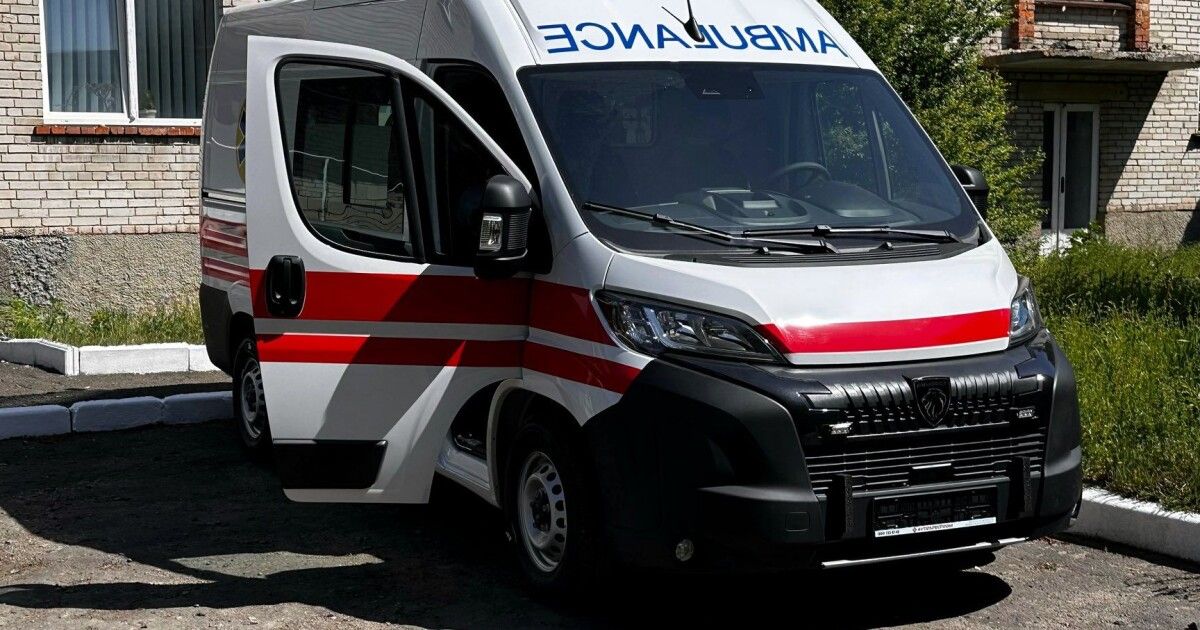 На Волині громаді передали спеціалізований автомобіль
