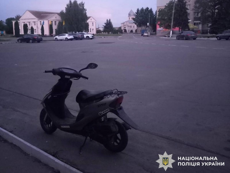 На Вінниччині неповнолітній водій мопеда допустив наїзд на пішохода