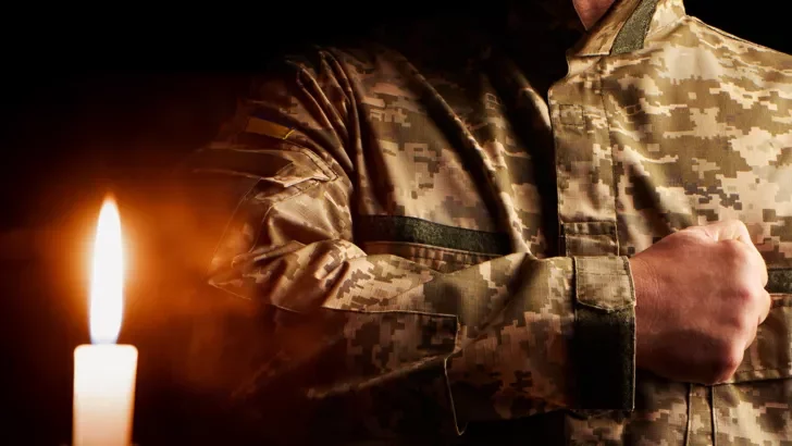 На Дніпропетровщині внаслідок влучання ворожого КАБа загинув солдат із Чернігівщини