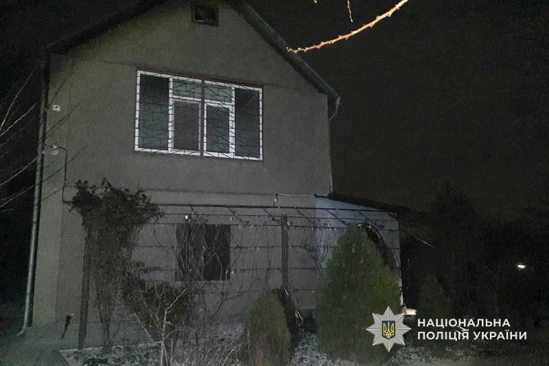 На Дніпропетровщині палій кинув у вікно чужого будинку «коктейль Молотова» …