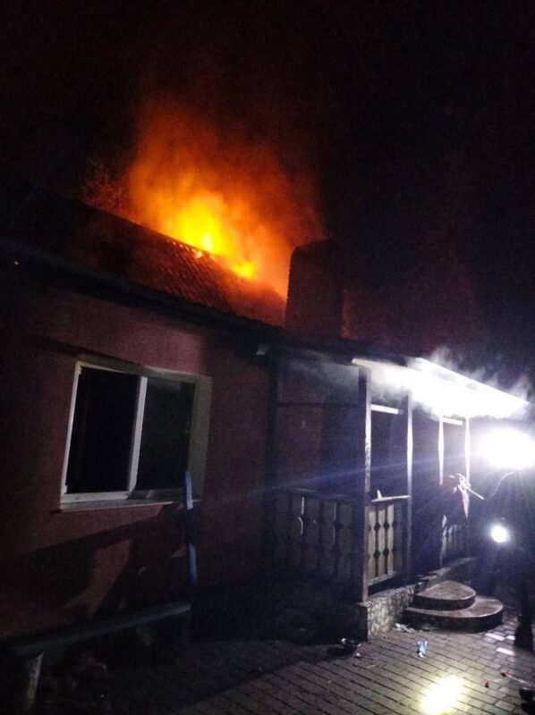 На Дніпропетровщині через несправну проводку ледь не згоріли четверо дітей