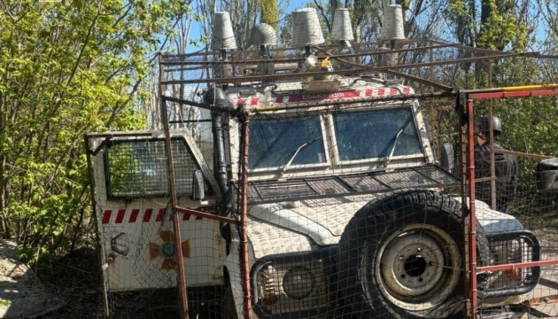 На Донеччині війська РФ знову атакували дроном рятувальників, які проводили …