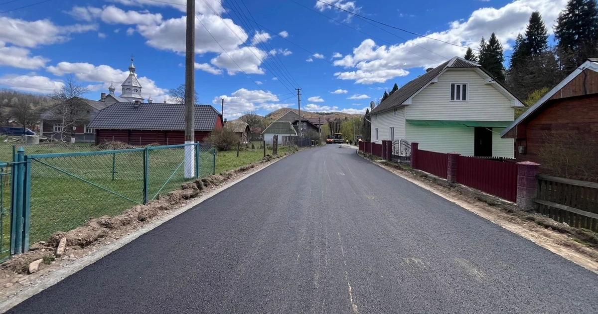 На Дрогобиччині відремонтували частину найдовшої вулиці України