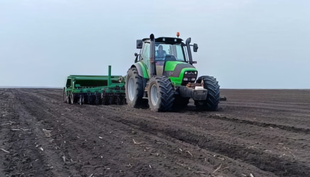 На Житомирщині розпочали сівбу ярого ячменю та гороху