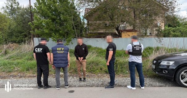 На Закарпатті затримали військового, який обіцяв чоловіку перехід до Словаччини …