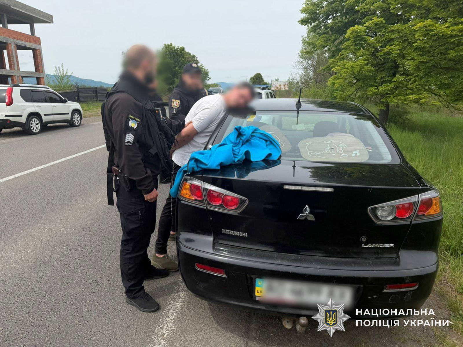 На Закарпатті поліцейські швидко знайшли та затримали викрадача автомобіля