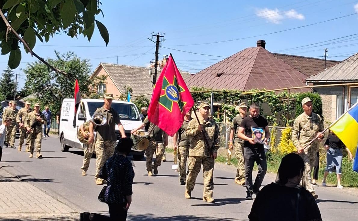 На Закарпатті попрощалися із загиблим військовослужбовцем Юрієм Майнгастом