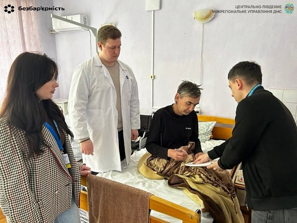 На Звенигородщині паспорт оформили пацієнту в лікарні