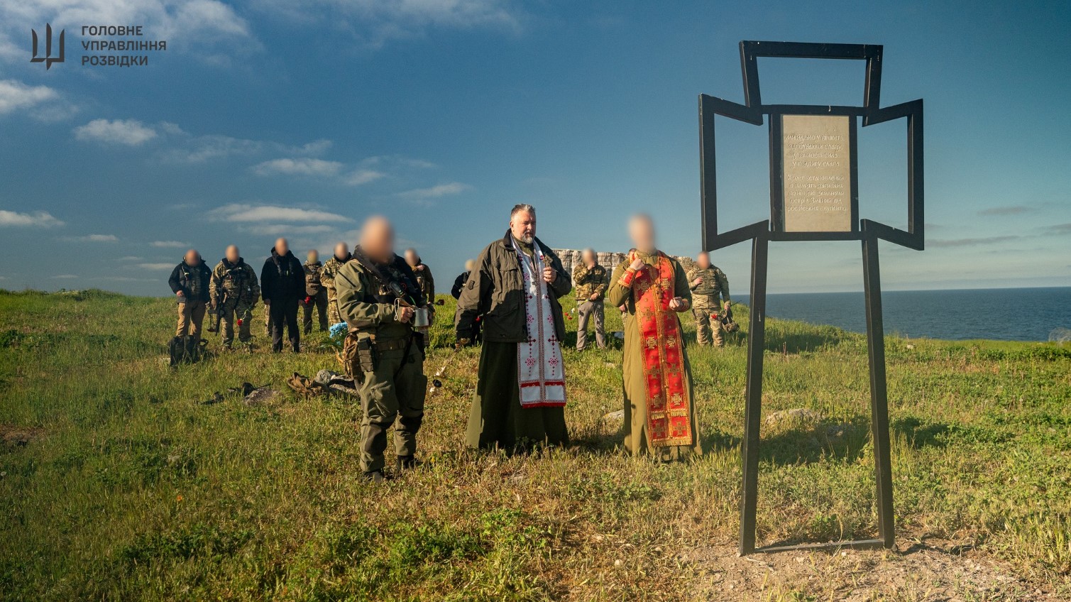 На Зміїному вшанували пам’ять полеглих воїнів, які першими визволяли острів