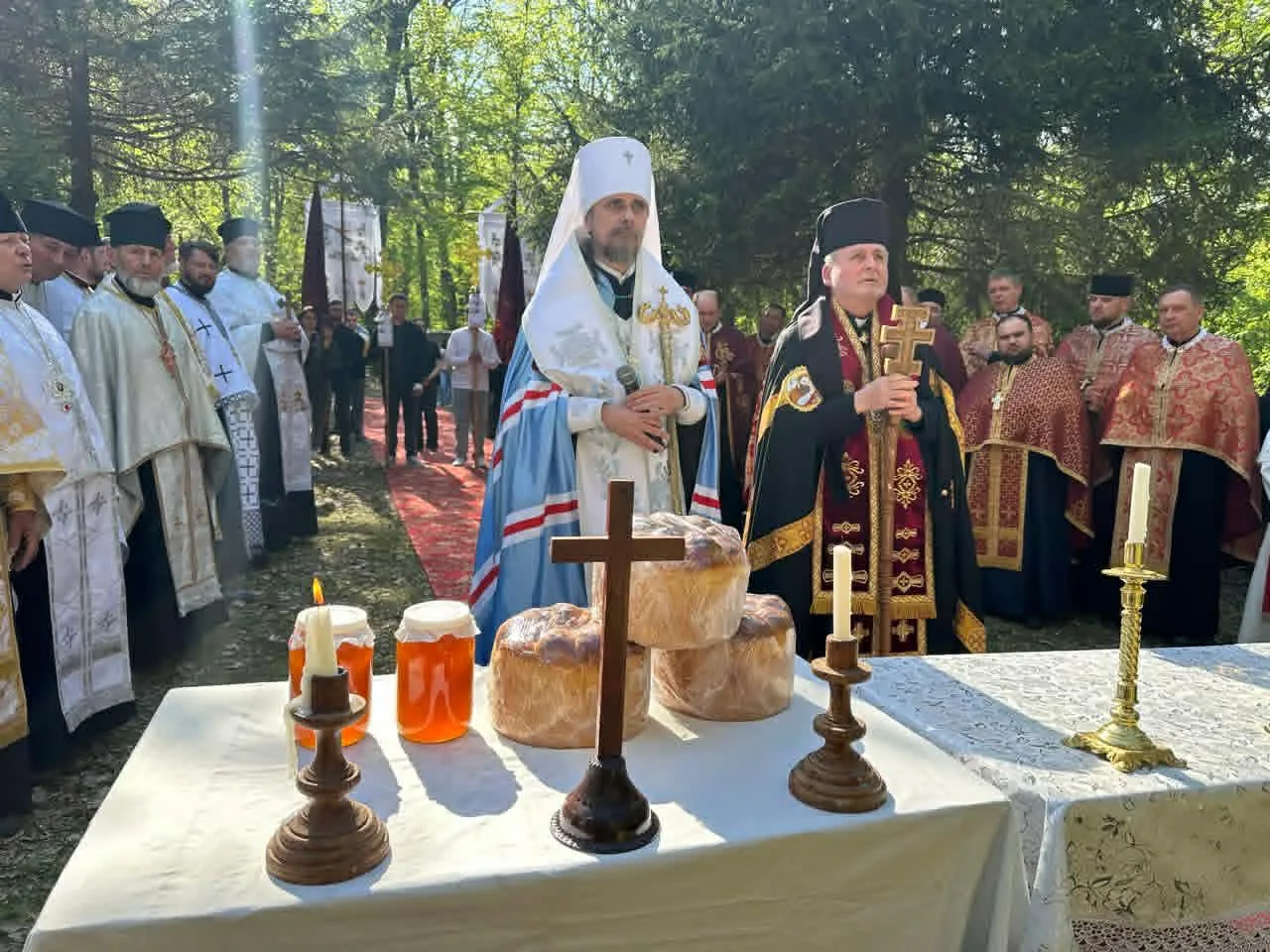 На Качуровій горі вшанували загиблих вояків УПА: митрополит Нестор звершив …