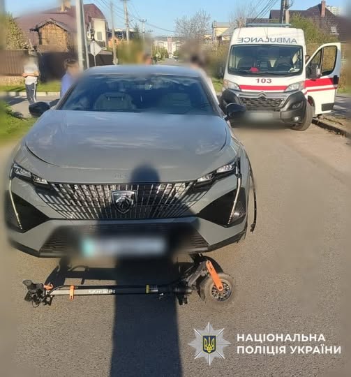 На Київщині авто збило електросамокат із дітьми: один загинув