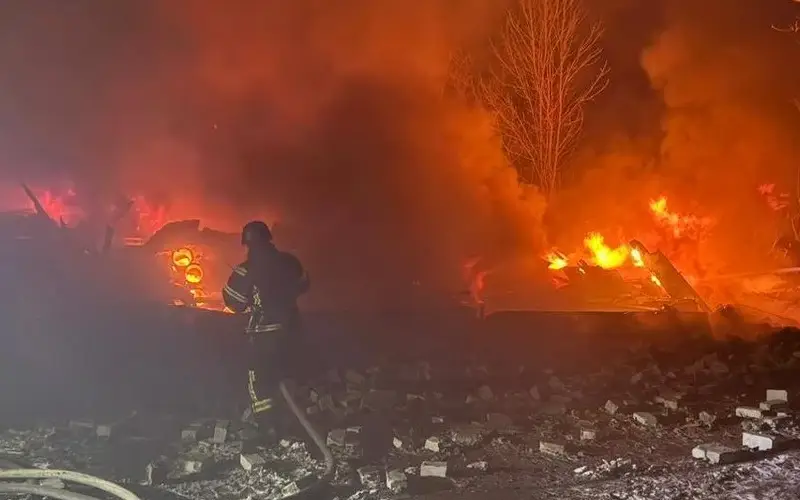 На Київщині ліквідували масштабну пожежу після російської атаки
