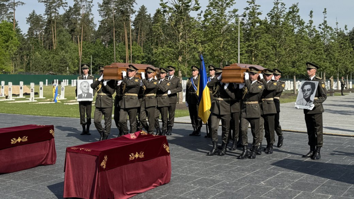 На Київщині перепоховали лідера ОУН Андрія Мельника та його дружину …