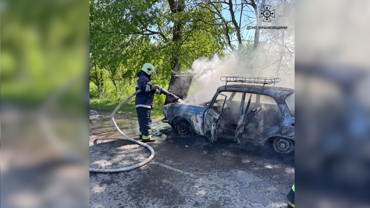 На Коломийщині горів легковий автомобіль