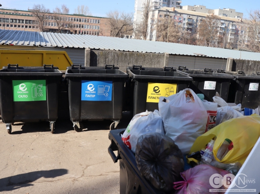 На Лелеківці у Кропивницькому встановили понад 100 контейнерів для сміття