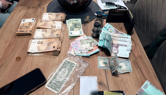 На Львівщині викрили медпрацівників, які ставили фіктивні діагнози чоловікам для …