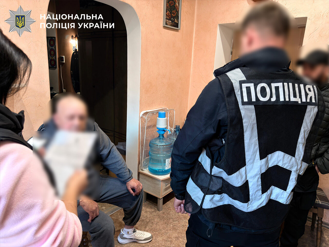 На Львівщині затримали групу шахраїв, які крали гроші з банківських …