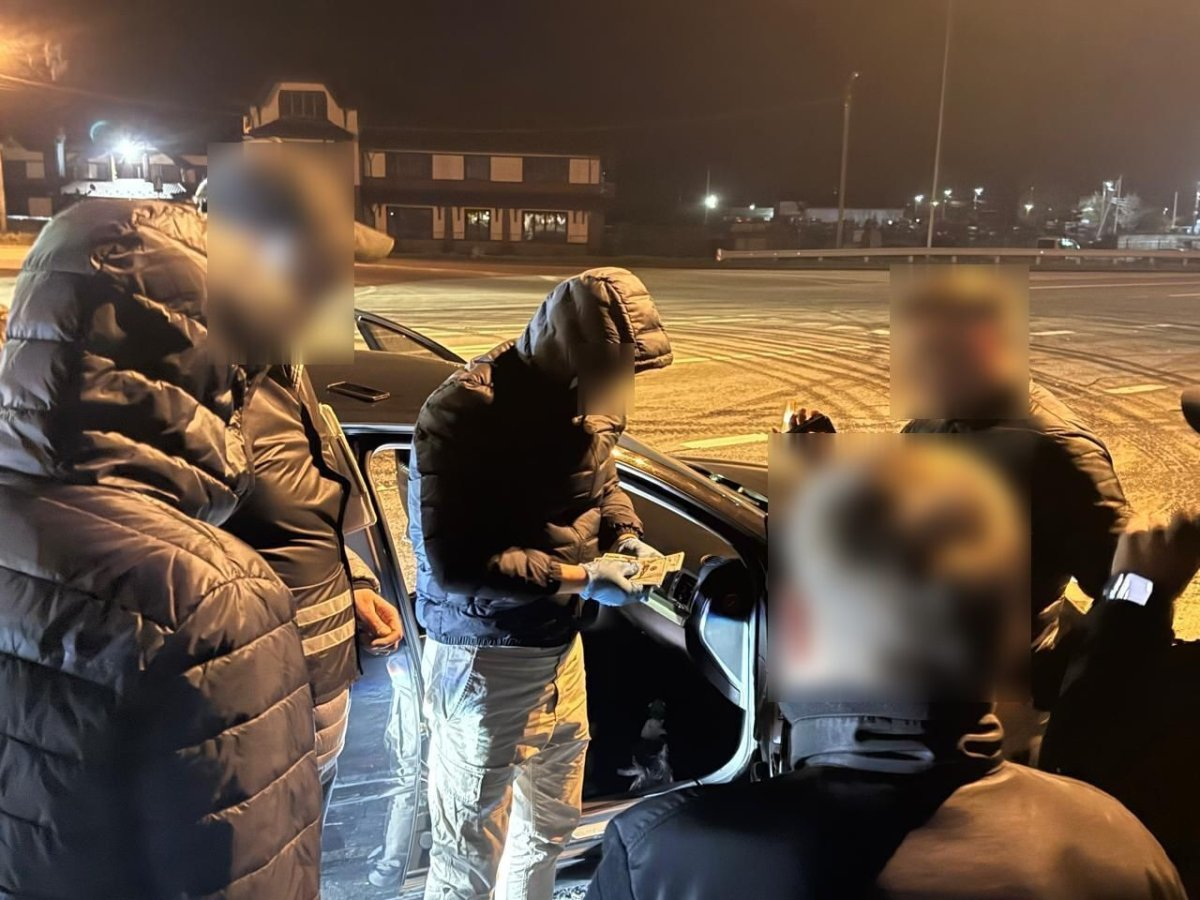 На Львівщині викрили організатора схеми незаконного переправлення осіб через кордон