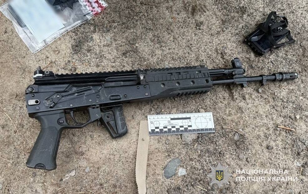 На Львівщині затримали чоловіка за незаконне зберігання зброї