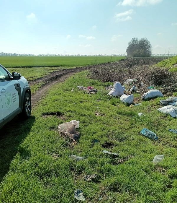 На Миколаївщині виявили 16 сміттєзвалищ, браконьєрські сітки та вирубку лісосмуг