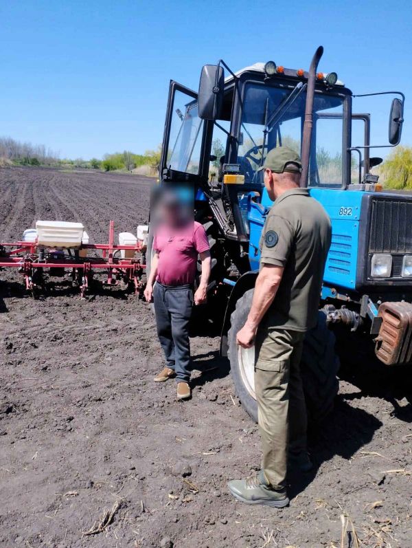 На Миколаївщині підприємливий аграрій зорав дно висохлого ставка та лісові …