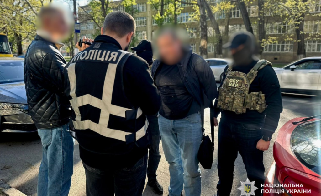 На Одещині викрито військовослужбовця, який за п’ять тисяч доларів обіцяв …