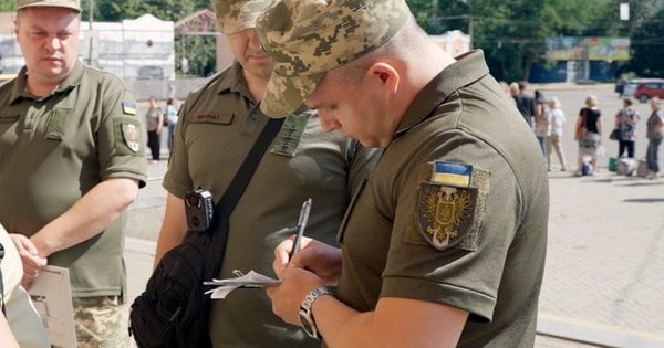 На Одещині військовозобовʼязаний у розшуку напав з ножем на двох …