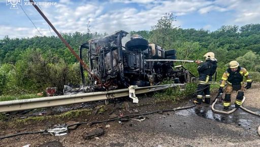 На кільцевій дорозі Харкова після обстрілу фури росіяни повторно вдарили …